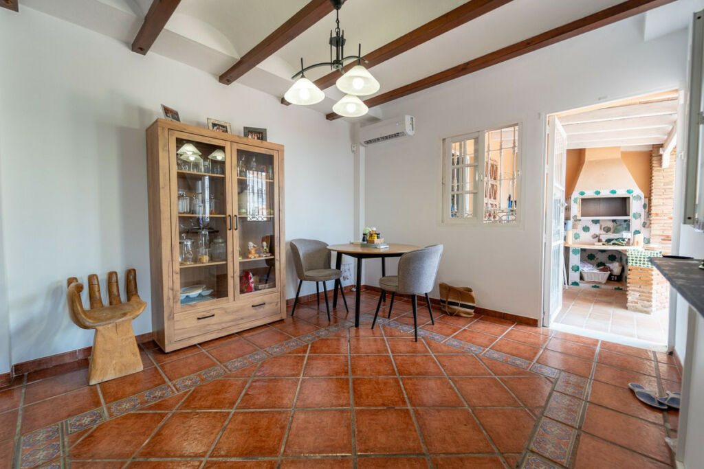 Detached Villa Fuengirola Málaga - image 18