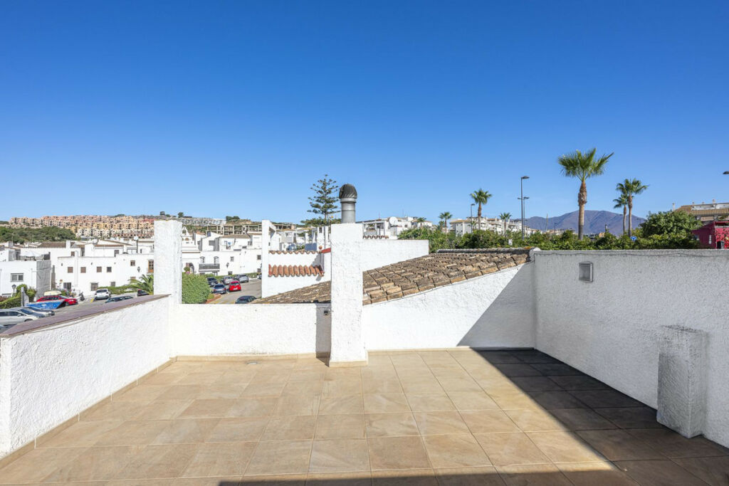 Detached Villa La Duquesa Málaga - image 18
