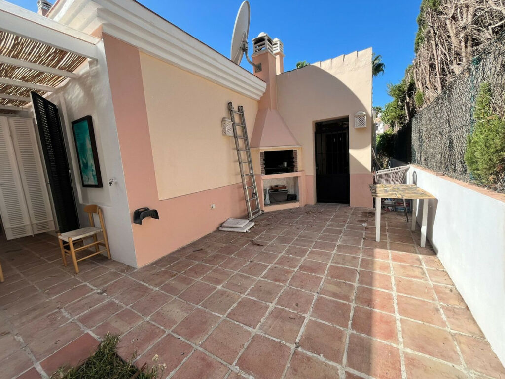 Detached Villa Guadalmina Alta Málaga - image 18
