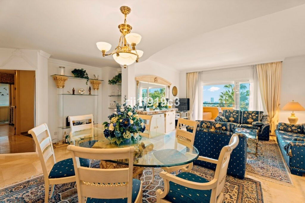 Middle Floor Apartment Elviria Málaga - image 18