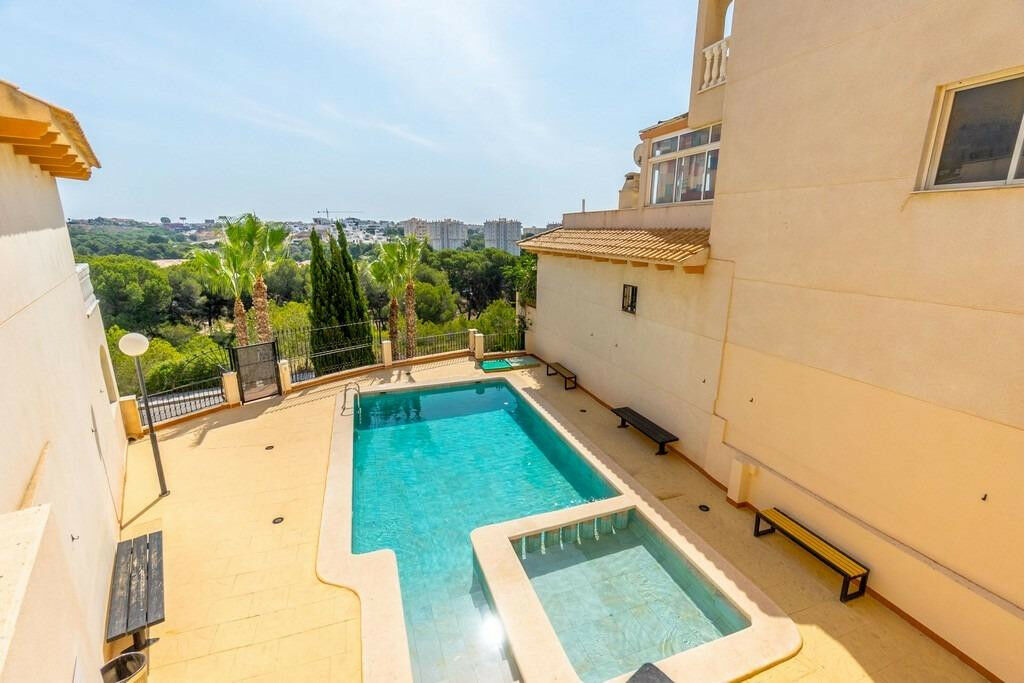 Middle Floor Apartment Campoamor Alicante - image 18