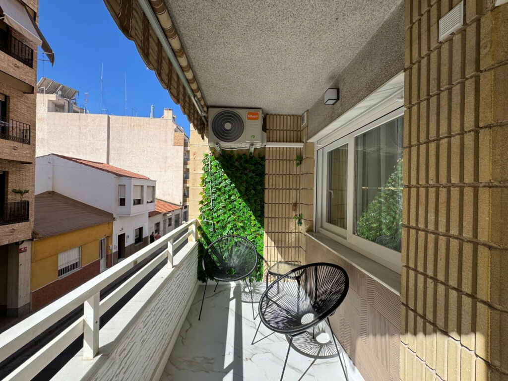 Middle Floor Apartment Torrevieja Alicante - image 19