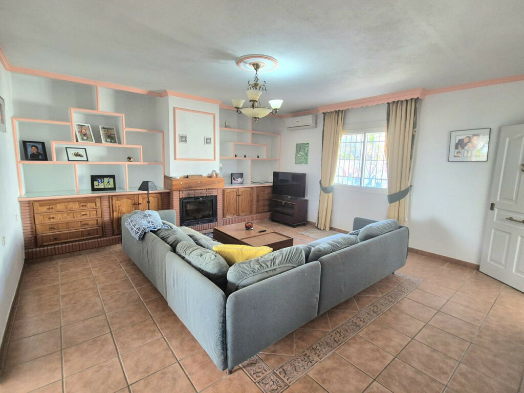 Detached Villa Alhaurín de la Torre Málaga - image 19