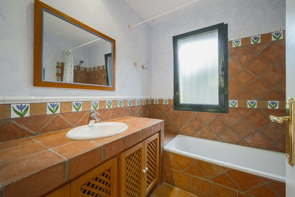 Detached Villa Sotogrande Cádiz - image 19