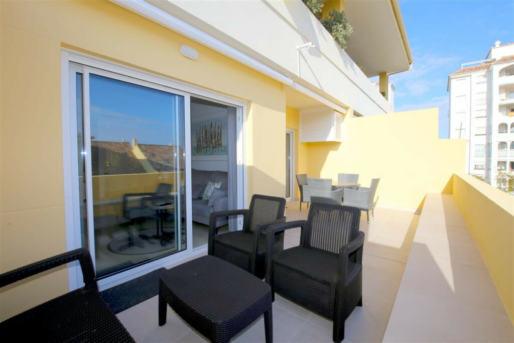 Middle Floor Apartment Estepona Málaga - image 19