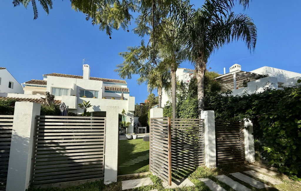 Semi-Detached House Guadalmina Baja Málaga - image 19