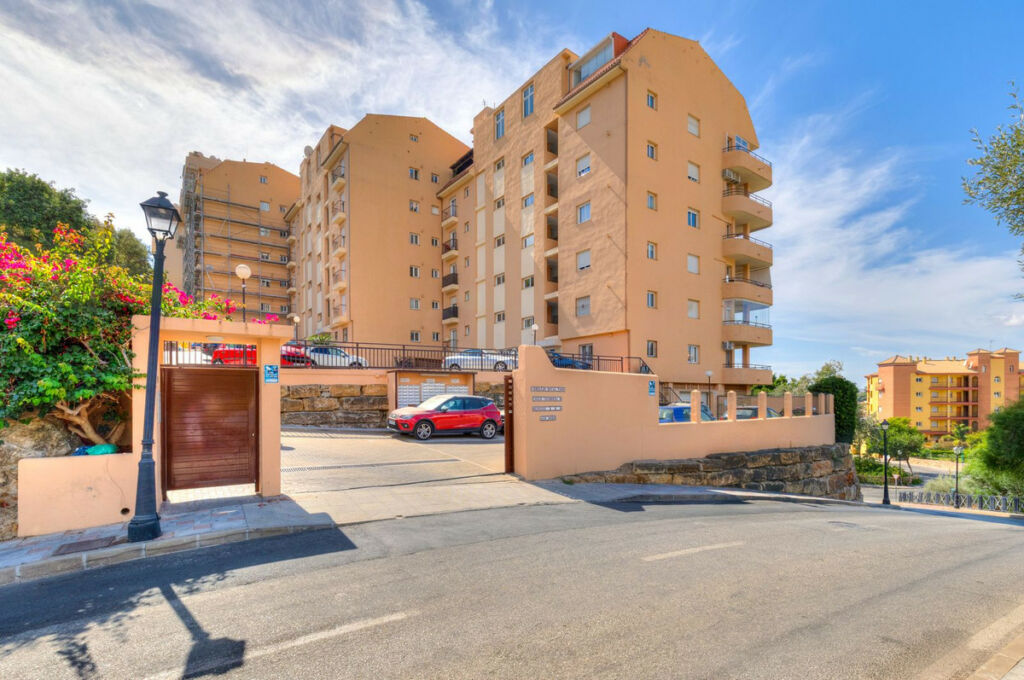 Middle Floor Apartment Fuengirola Málaga - image 19