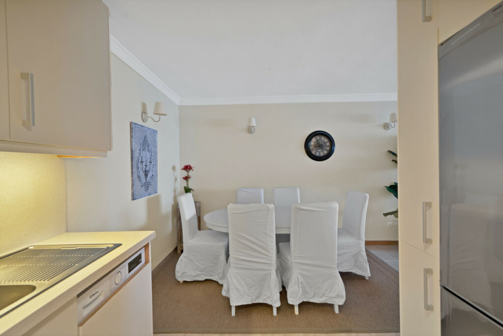 Middle Floor Apartment Estepona Málaga - image 19