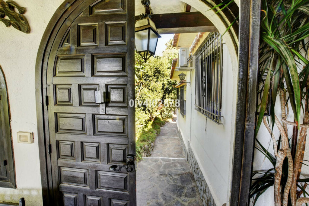 Detached Villa Benalmadena Pueblo Málaga - image 19