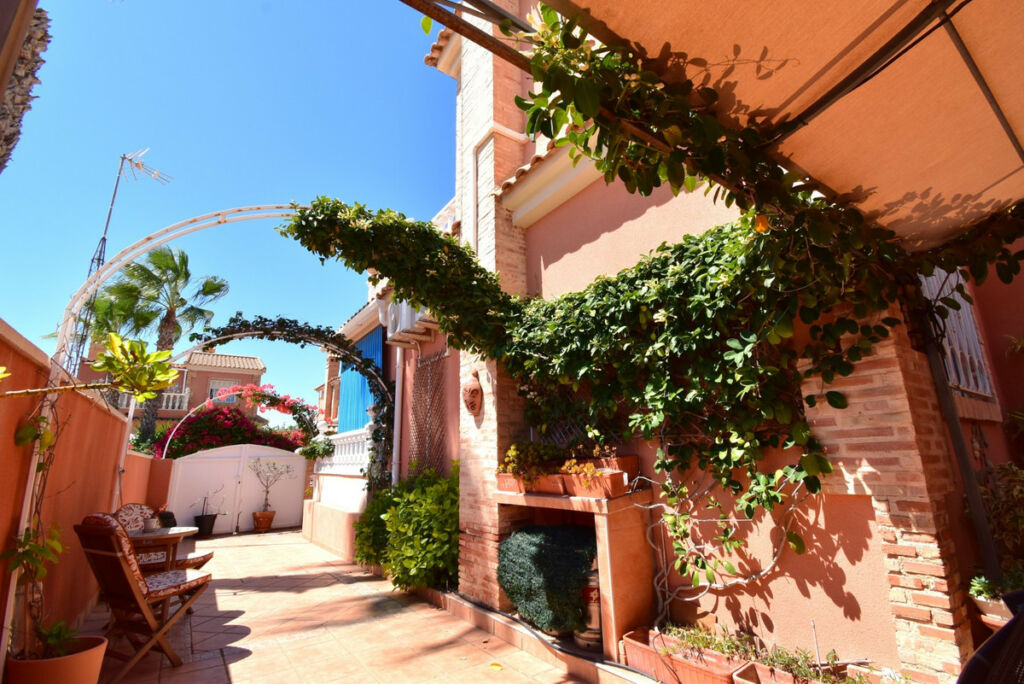 Detached Villa Playa Flamenca Alicante - image 19