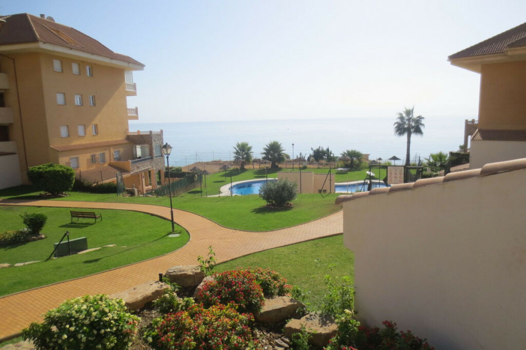 Middle Floor Apartment Fuengirola Málaga - image 19