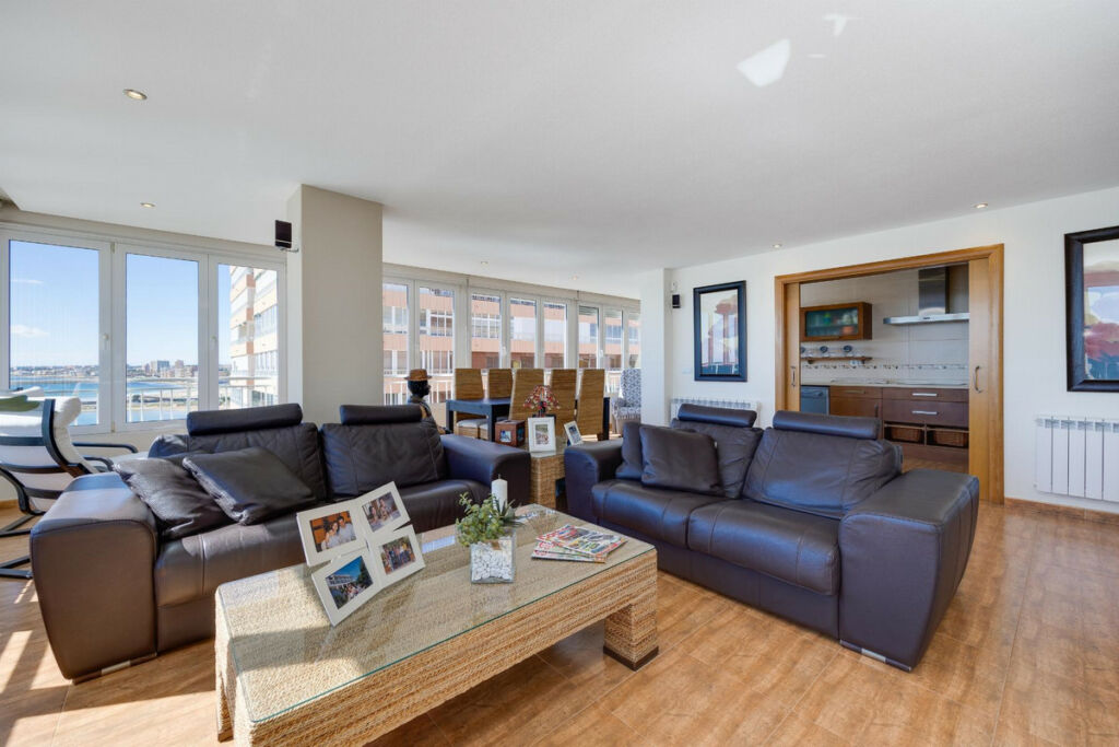Middle Floor Apartment Torrevieja Alicante - image 19