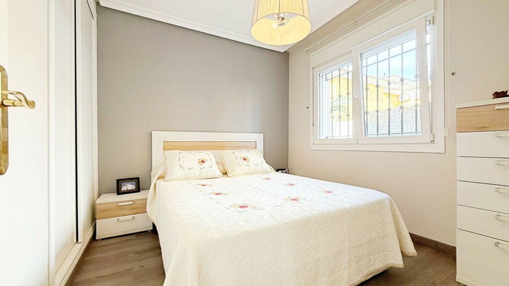 Detached Villa Los Altos Alicante - image 19