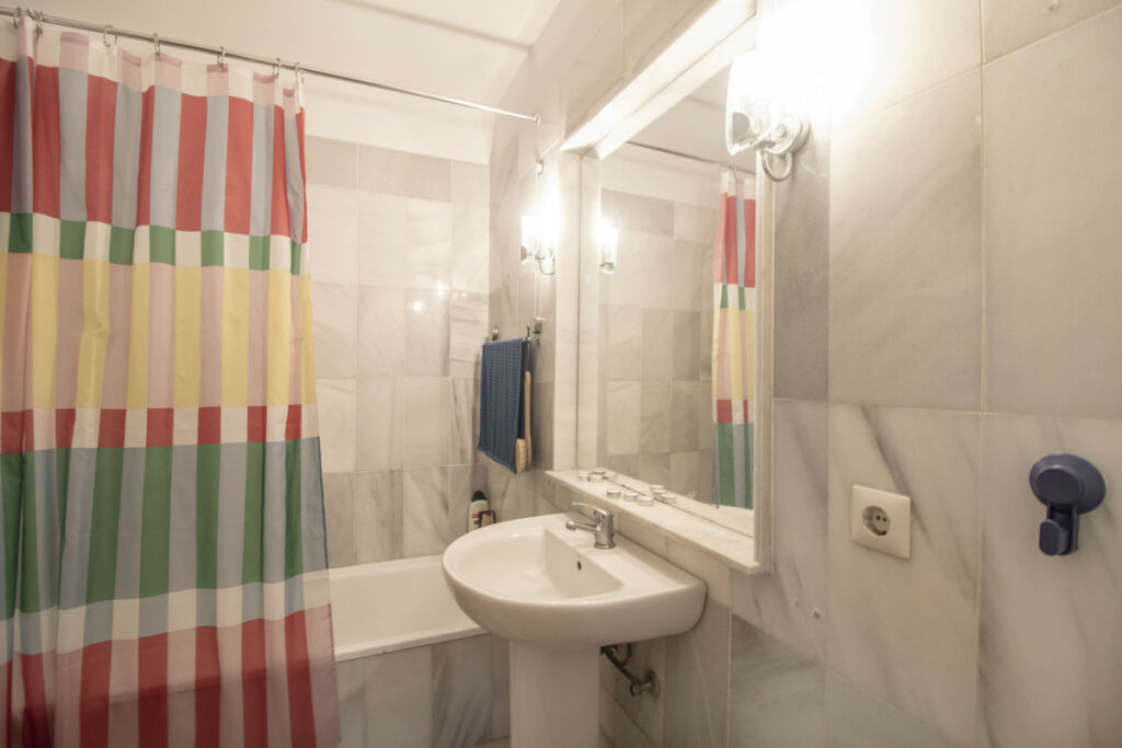 Middle Floor Apartment Estepona Málaga - image 19