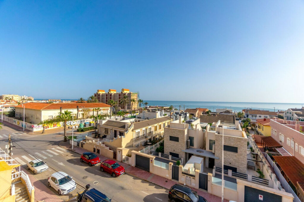 Middle Floor Apartment La Mata Alicante - image 19