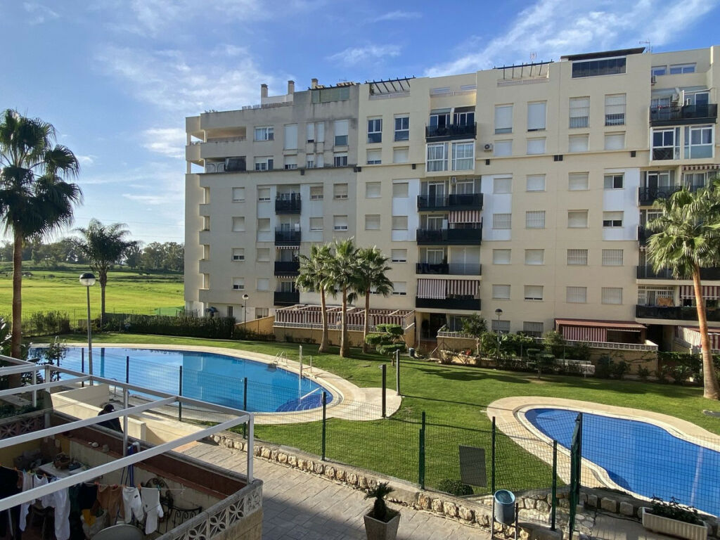 Middle Floor Apartment Nueva Andalucía Málaga - image 19