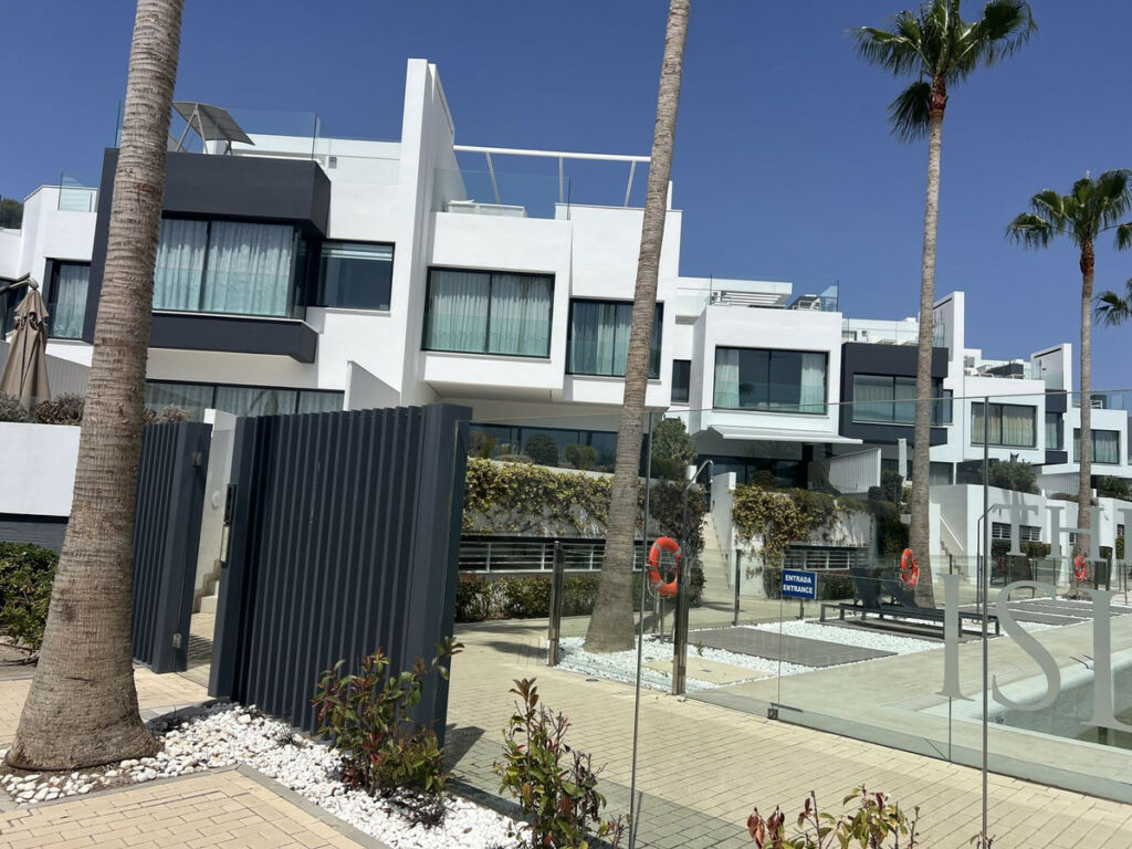 Townhouse Estepona Málaga - image 19