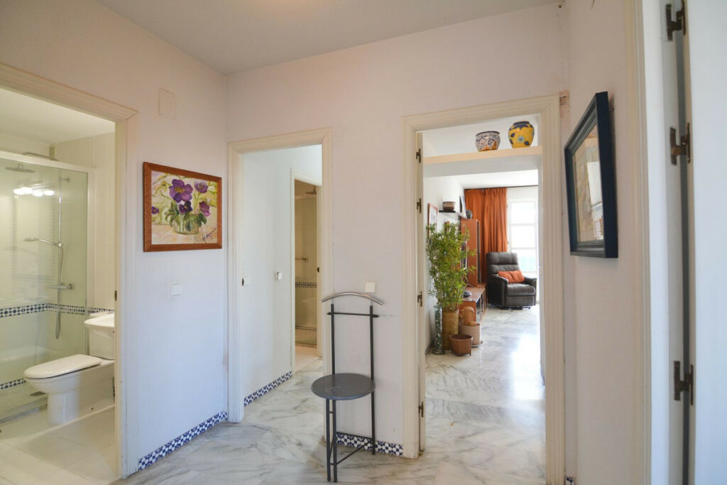 Middle Floor Apartment Fuengirola Málaga - image 19