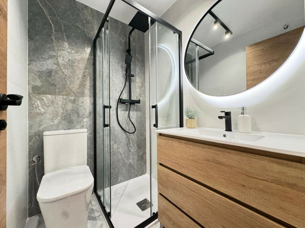 Middle Floor Apartment Torrevieja Alicante - image 19