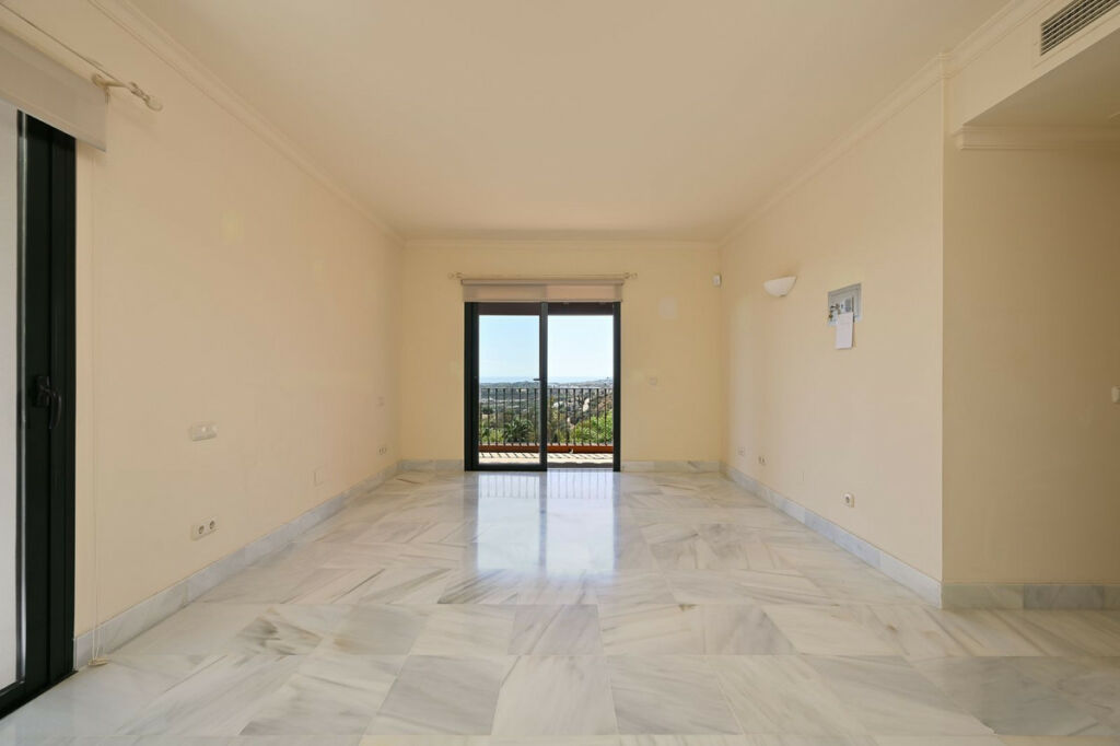 Middle Floor Apartment Benahavís Málaga - image 21