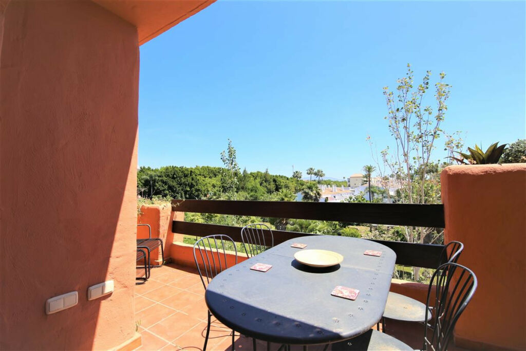 Middle Floor Apartment Estepona Málaga - image 19