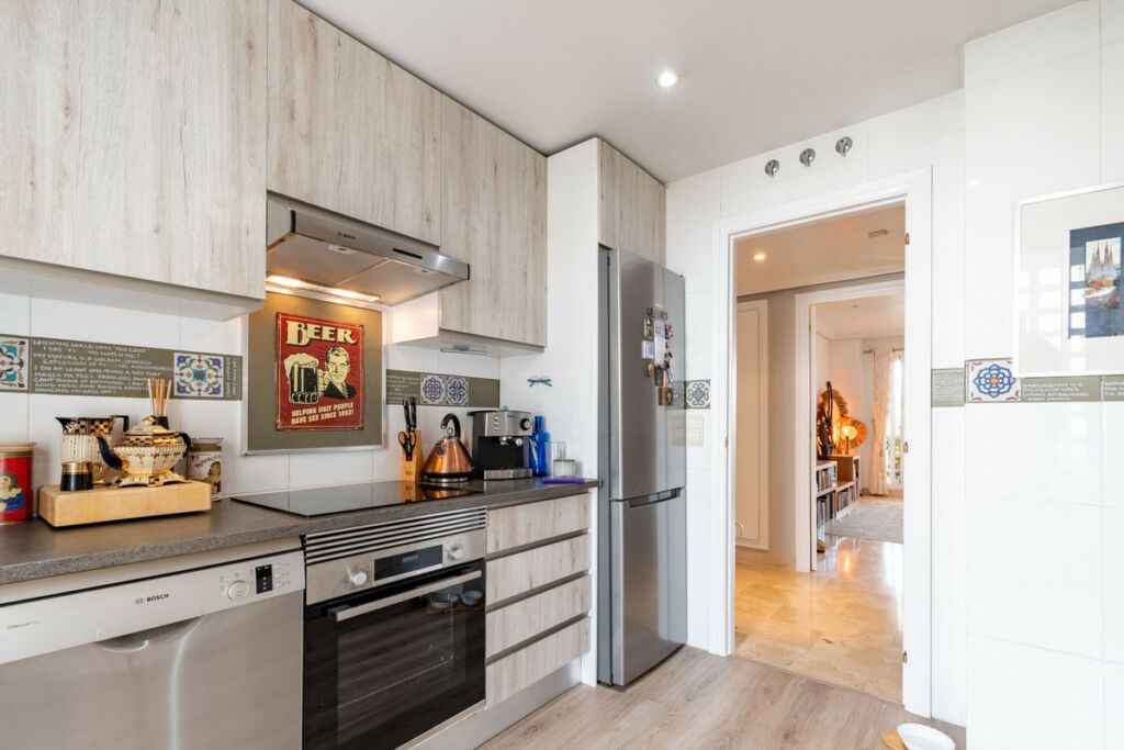 Middle Floor Apartment Estepona Málaga - image 19