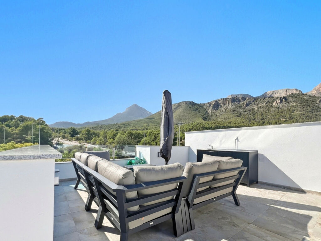 Detached Villa Polop Alicante - image 19