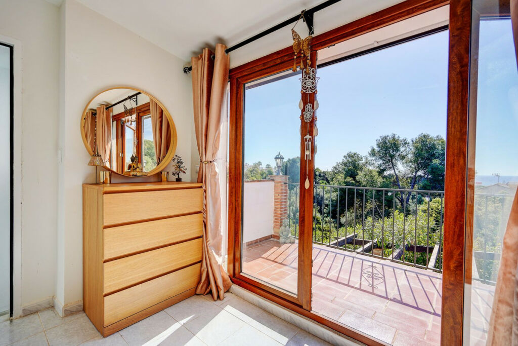 Detached Villa Calahonda Málaga - image 19