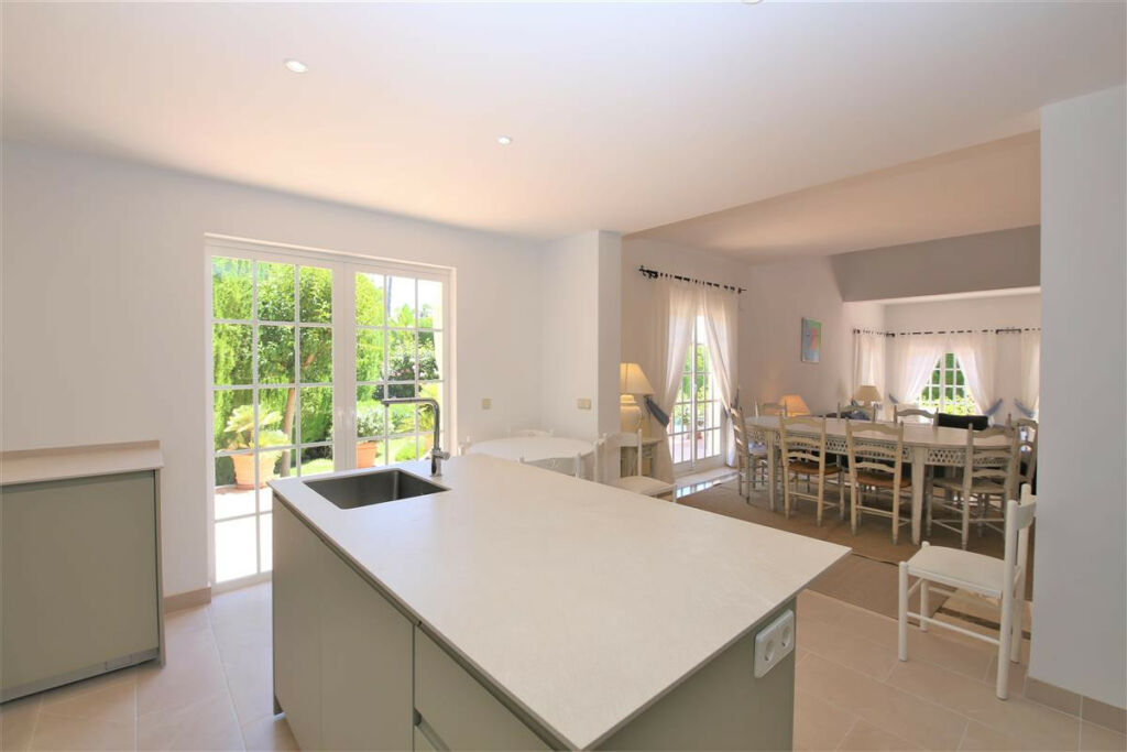 Detached Villa Marbella Málaga - image 19