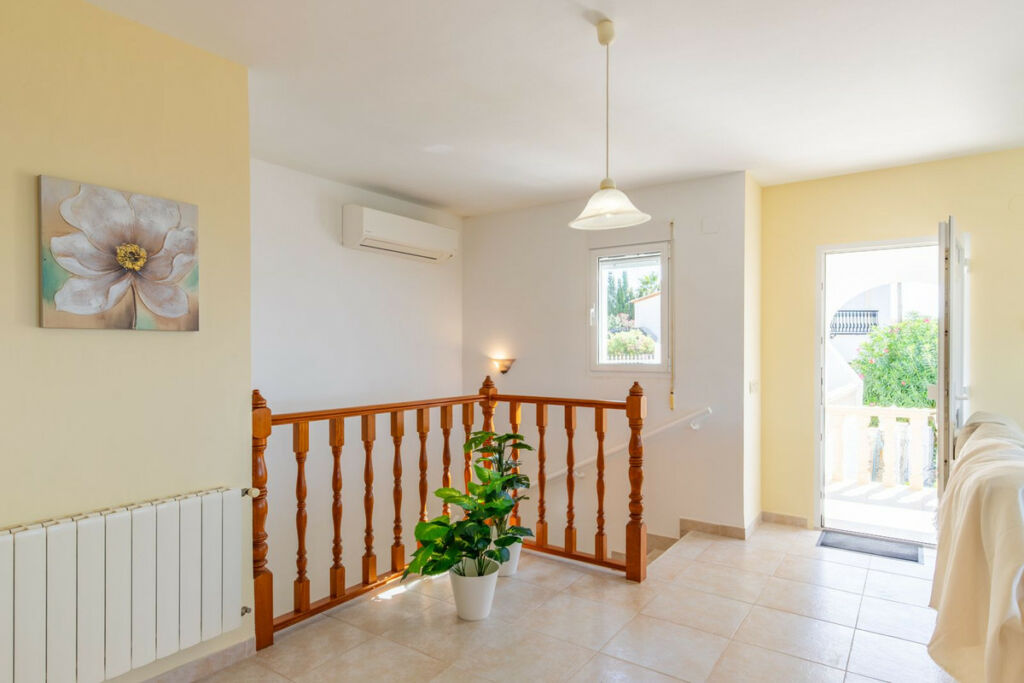 Detached Villa Moraira Alicante - image 19