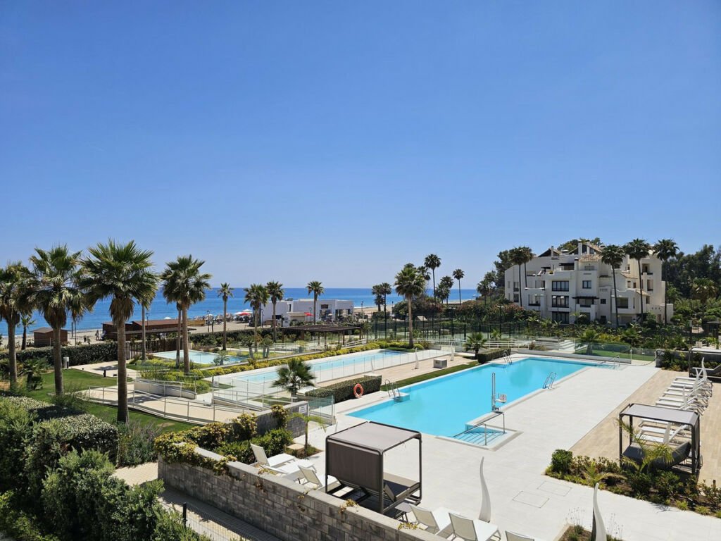 Middle Floor Apartment Estepona Málaga - image 19