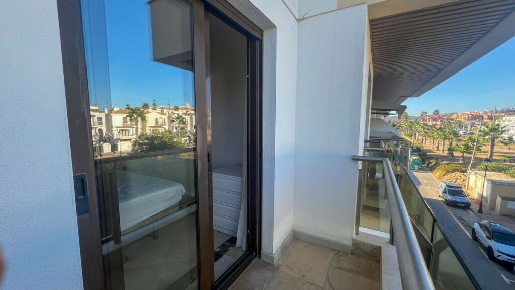 Middle Floor Apartment La Duquesa Málaga - image 19