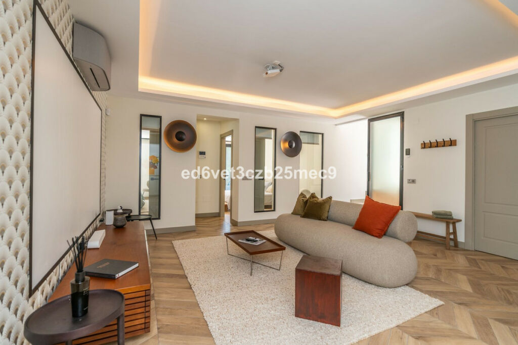 Detached Villa Nueva Andalucía Málaga - image 19