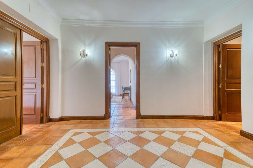 Detached Villa La Zagaleta Málaga - image 19