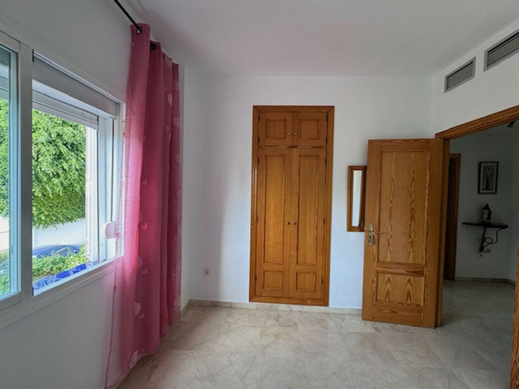 Townhouse San Pedro de Alcántara Málaga - image 19