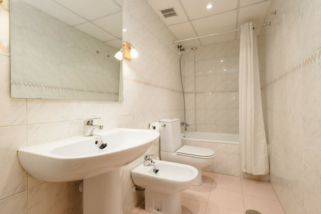 Middle Floor Apartment Costabella Málaga - image 19