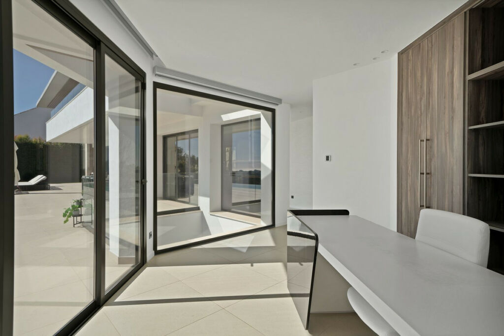 Detached Villa Benahavís Málaga - image 19
