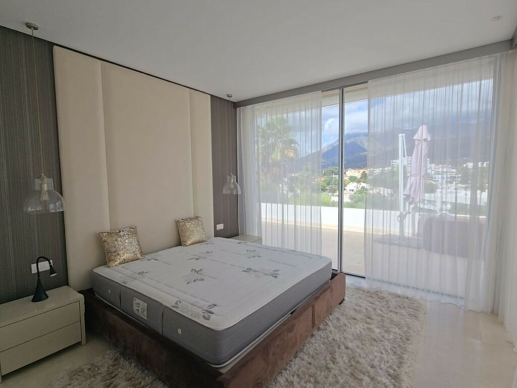 Detached Villa Río Real Málaga - image 18