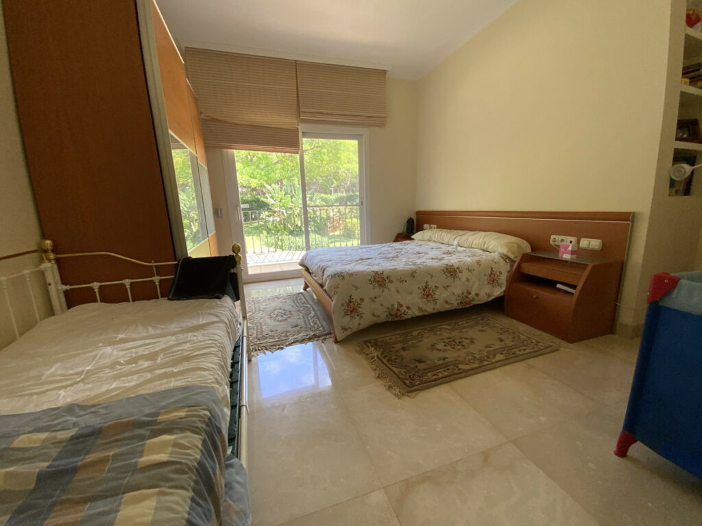 Middle Floor Apartment Río Real Málaga - image 19