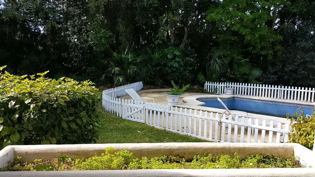 Detached Villa El Paraiso Málaga - image 19