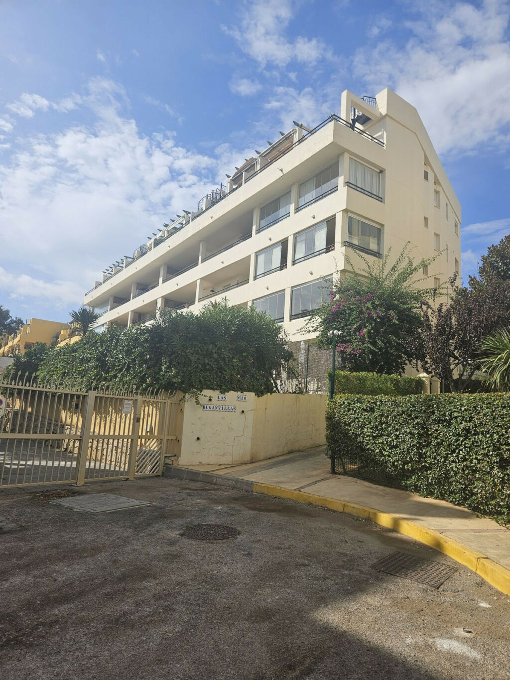 Middle Floor Apartment Calahonda Málaga - image 19