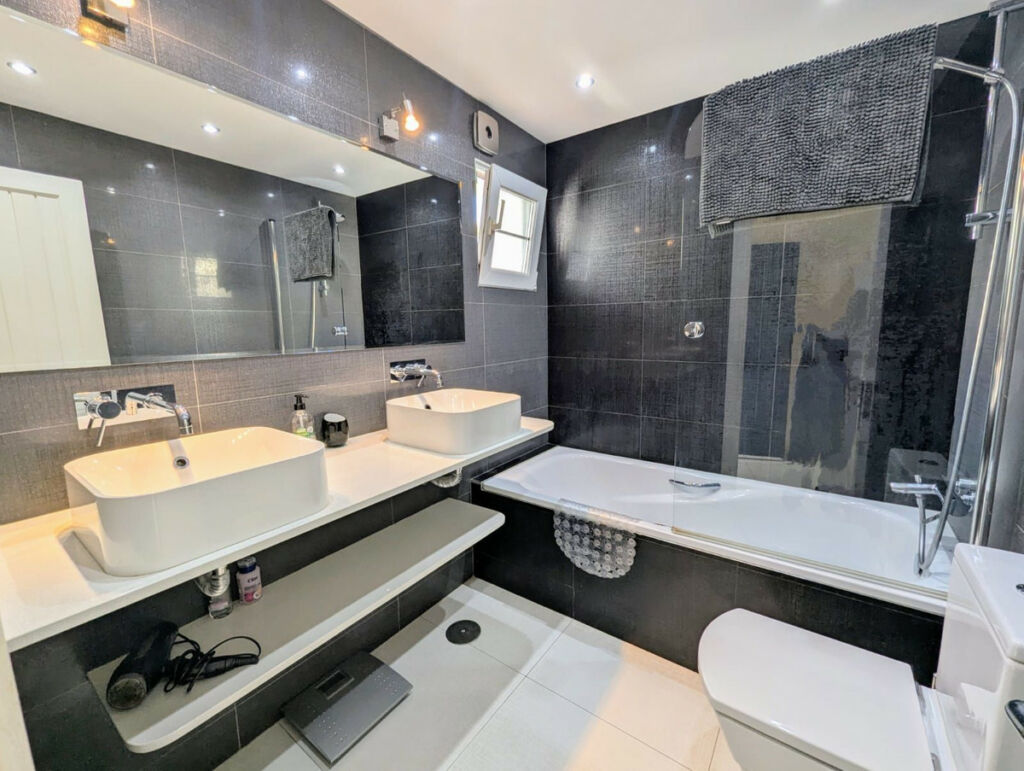 Middle Floor Apartment Puerto de Cabopino Málaga - image 19
