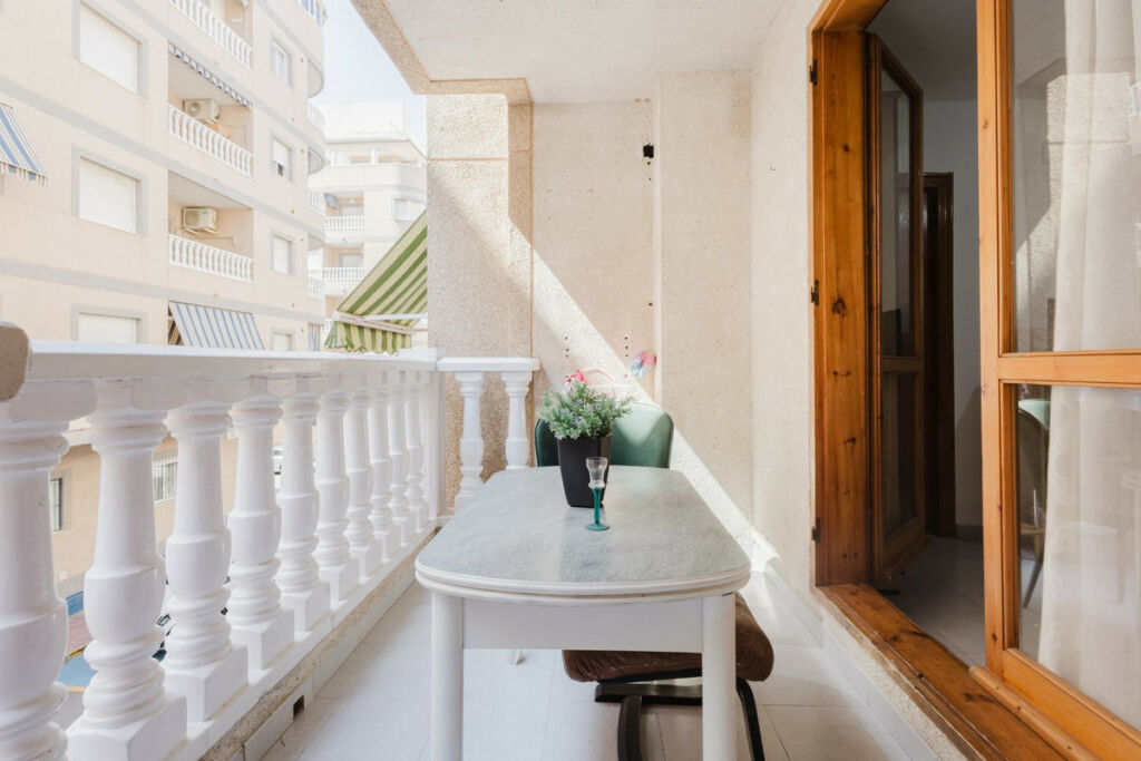 Middle Floor Apartment Torrevieja Alicante - image 19