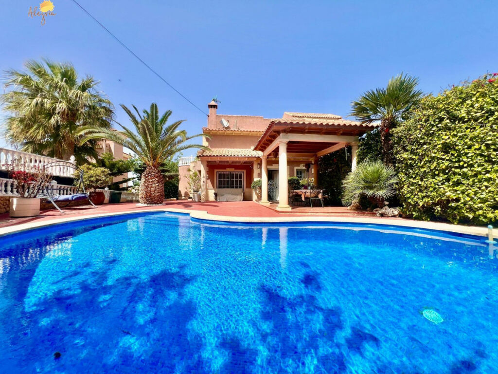 Bungalow Torrevieja Alicante - image 2