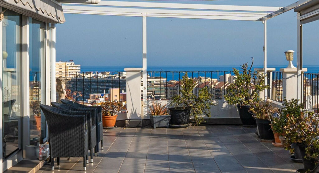 Penthouse Fuengirola Málaga - image 2