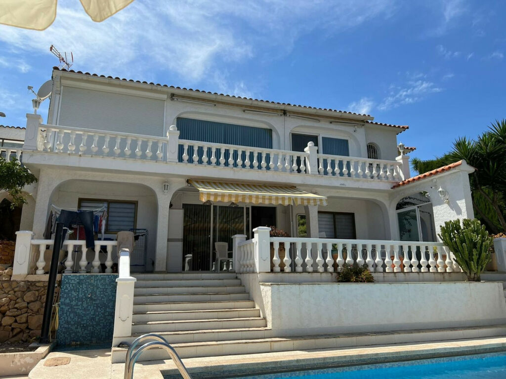 Detached Villa La Nucia Alicante - image 2