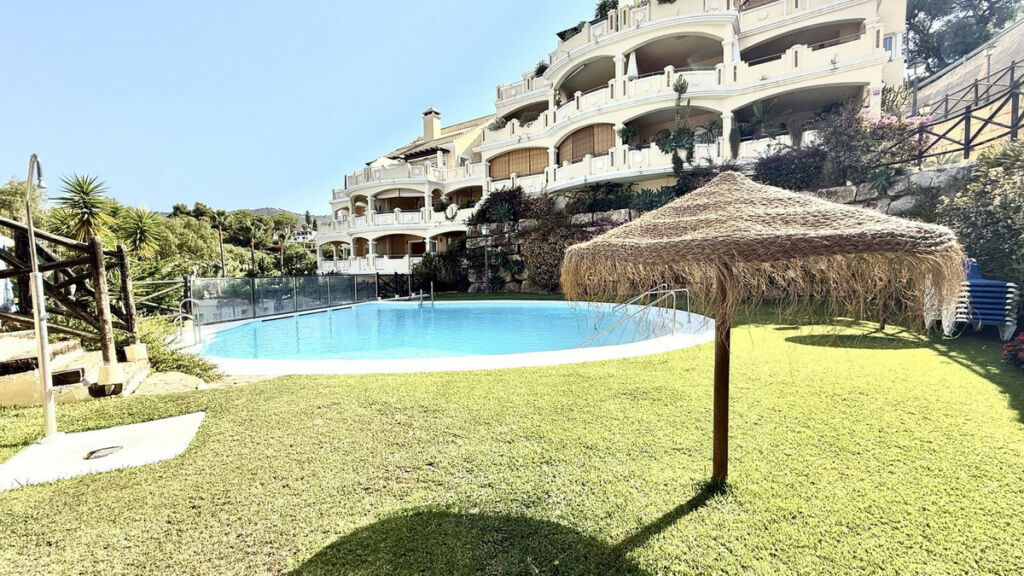 Ground Floor Apartment Elviria Málaga - image 2