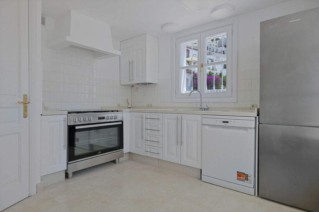 Townhouse Benahavís Málaga - image 2