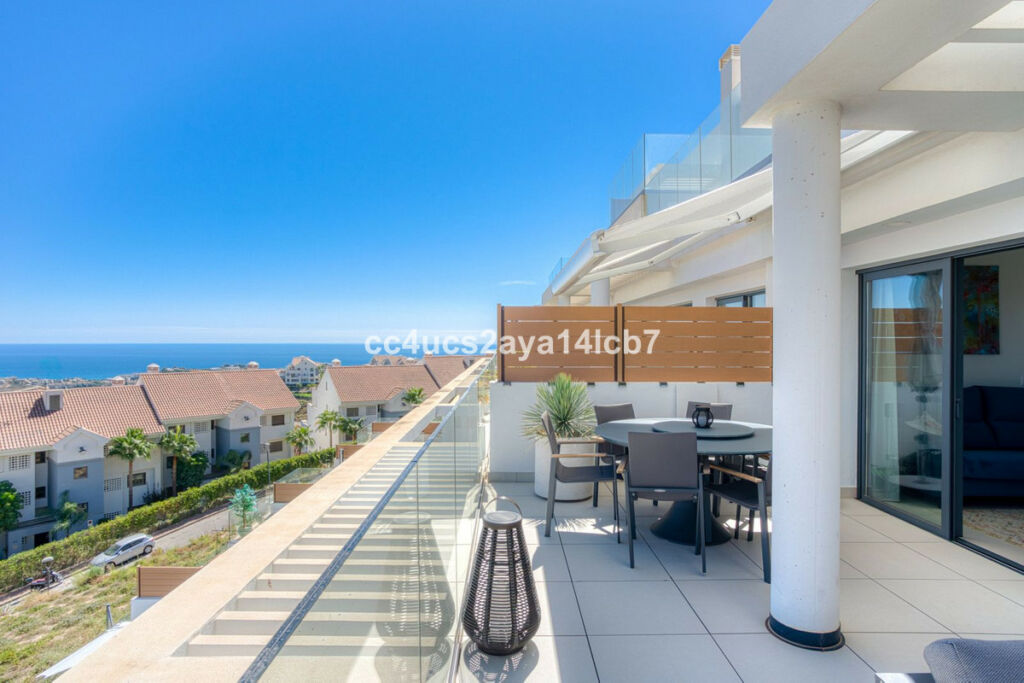 Middle Floor Apartment Calanova Golf Málaga - image 2