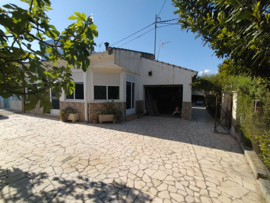 Detached Villa Elda Alicante - image 2